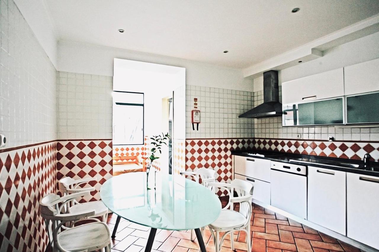 Saturdays Hostel Lisbon Exterior photo